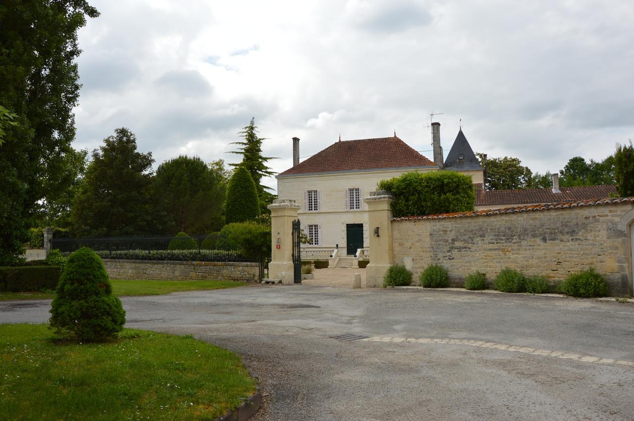 Logis Des Bessons Bed and Breakfast Migron Exterior foto